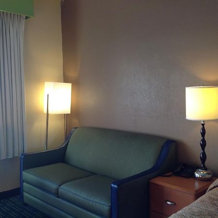 Diamond Inn & Suites Richmond Esterno foto