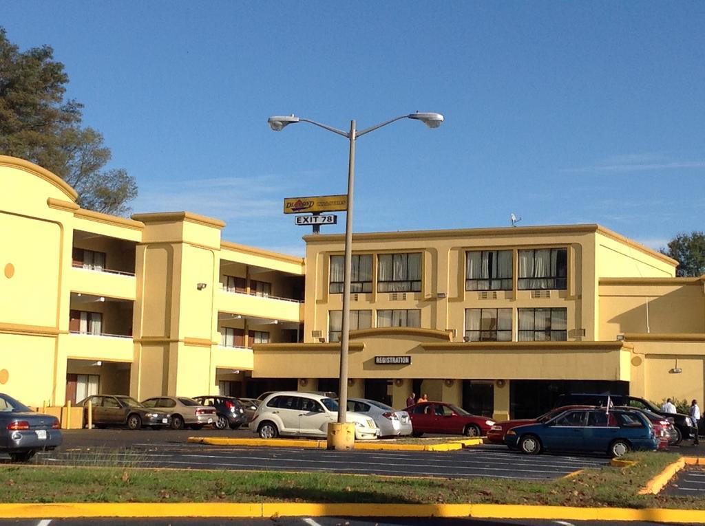 Diamond Inn & Suites Richmond Esterno foto
