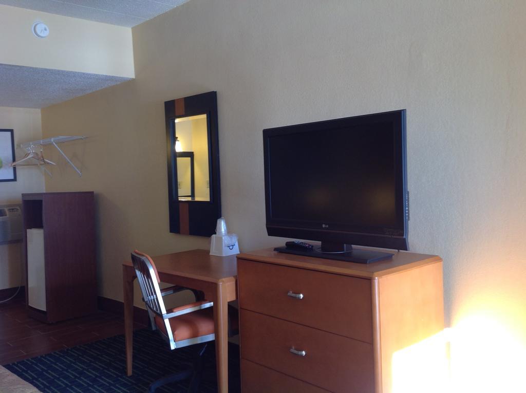 Diamond Inn & Suites Richmond Esterno foto