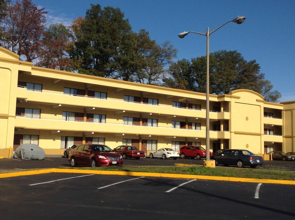 Diamond Inn & Suites Richmond Esterno foto