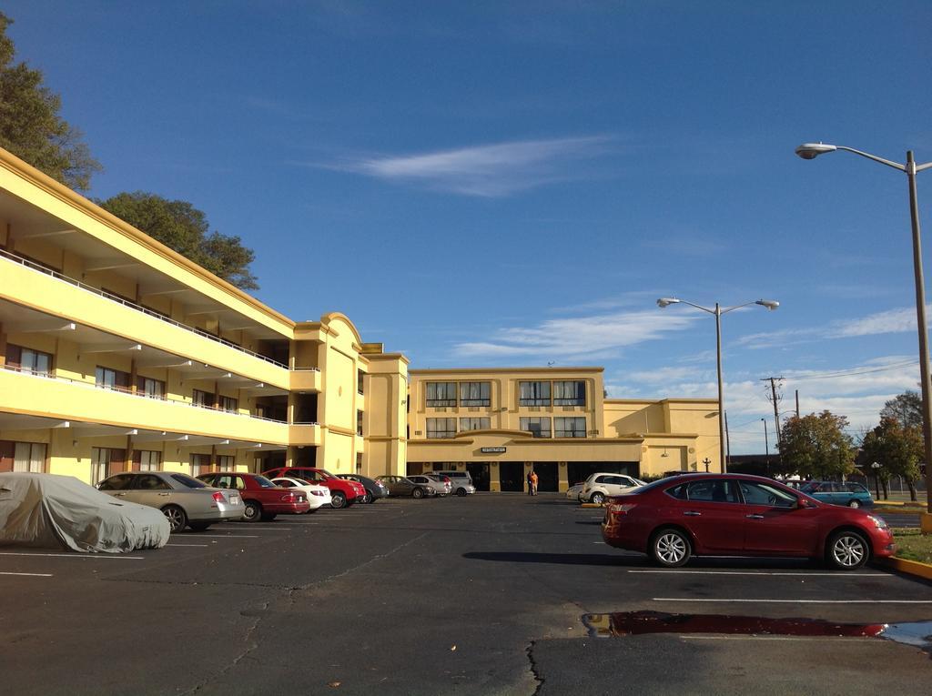 Diamond Inn & Suites Richmond Esterno foto