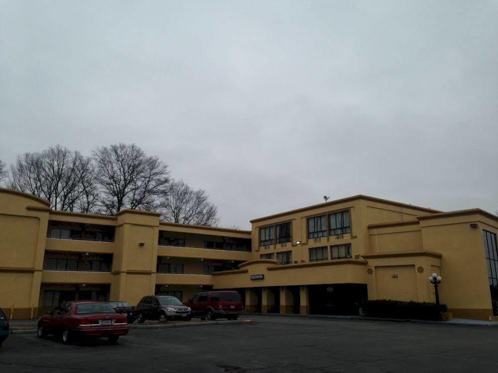 Diamond Inn & Suites Richmond Esterno foto